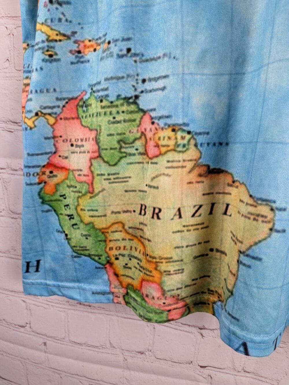 World Map Graphic Tee V-Neck L - Picture 2 of 7